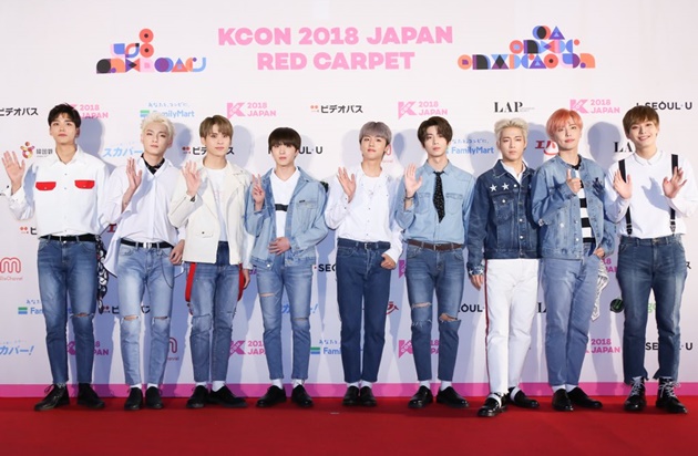 Gambar Foto SF9 di Red Carpet KCON Jepang 2018