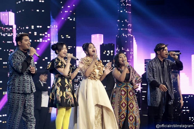 Gambar Foto Acara ini juga dimeriahkan oleh kelima finalis jebolan Indonesian Idol.