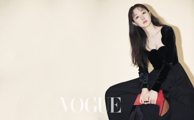 Gambar Foto Gong Hyo Jin di Majalah Vogue Taiwan Edisi September 2018