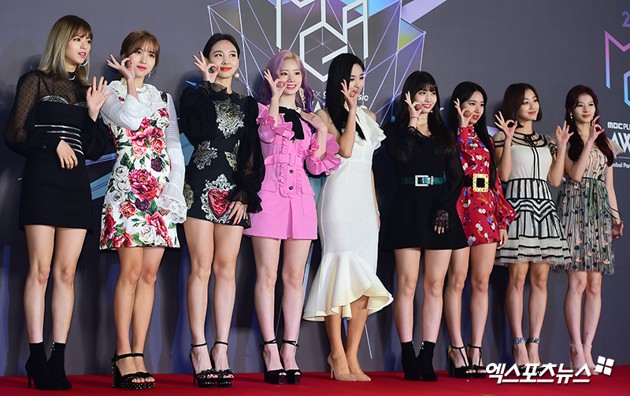 Gambar Foto Twice turut menjadi pengisi acara di Genie Music Awards 2018.
