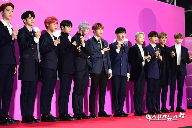 Gambar Foto Wanna One di Red Carpet Melon Music Awards 2018