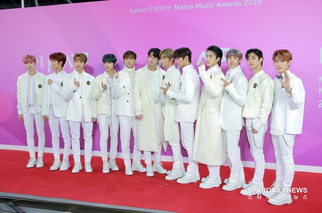 Gambar Foto The Boyz di Red Carpet Melon Music Awards 2018