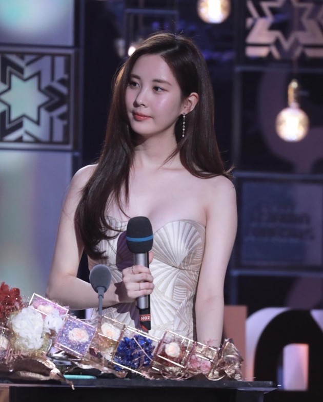 Gambar Foto Seohyun SNSD Cantik Jadi MC di MBC Drama Awards 2018