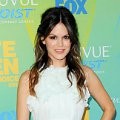 Rachel Bilson di Red Carpet Teen Choice Awards 2011