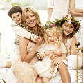 Kate Moss, putrinya Lila Grace dan para gadis pengiring pengantin
