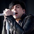 Aksi vokalis Lostprophets di acara musik V Festival 2011