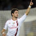 Striker AC Milan, Alexandre Pato, merayakan golnya ke gawang Barcelona
