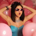 'Hit the Lights' adalah single ketiga Selena Gomez