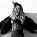 Kate Beckinsale di Majalah Flaunt edisi Desember 2011