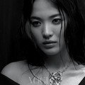Song Hye Kyo Tampil Mempesona di Majalah Vogue