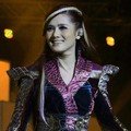 Mulan Jameela  Tampak Cantik di Parade Global TV - Salut Indonesia 2011