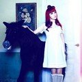 Park Bom Tamoak Cantik di Majalah ELLE Korea edisi Desember 2011