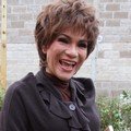 Dorce Gamalama Akan Memperkenalkan Lagu Dangdut di Amrik