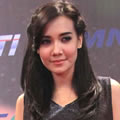 Zaskia Sungkar di Red Carpet Festival Film Indonesia 2011
