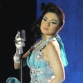 Vicky Shu tampil seksi di panggung Anugrah Piala Citra FFI 2011