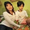 Nikita Willy Berkunjung ke Yayasan Kasih Anak Kanker Indonesia