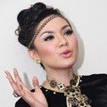 Vicky Shu di Konser Mega Bintang RCTI 2011