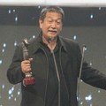 Deddy Mizwar Dengan Piala Vidia FFI 2011