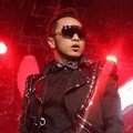 Giring Nidji di Konser 'Dekade Trans Untuk Indonesia'