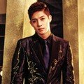 Pose Kim Hyun Joong untuk Promo Album Breakdawn