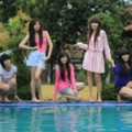 Cherry Belle tampak ceria