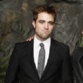 Robert Pattinson Menghadiri Premiere Breaking Dawn Part 1