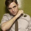 Pose Robert Pattinson di Salah Satu Majalah