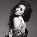 Pose Seksi HyunA dengan MemperlihatkanTatonya
