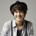 Senyum Kim Bum