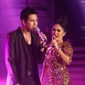 Raffi Ahmad dan Yuni Shara di Infotainment Awards SCTV 2012