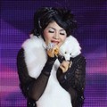Indah Dewi Pertiwi di Infotainment Awards SCTV 2012