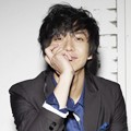 Lee Seung Gi berpose dalam berbagai keperluan pemotretan