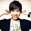 Lee Seung Gi berpose dalam berbagai keperluan pemotretan
