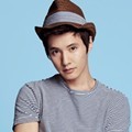 Won Bin berpose untuk I'M DAVID Summer 2011 Collection