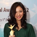 Agni Pratistha dengan Trophy Asia Model Star Awards 2012