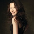 Michelle Yeoh Bergaya di Depan Kamera