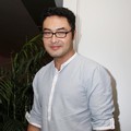 Surya Saputra di Premier 'Malaikat Tanpa Sayap'