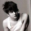 Kim Hyung Jun Photoshoot dengan Konsep Hitam Putih