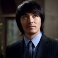 Park Yong Ha Tampak Menarik dengan Rambut Polemnya