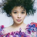 Vivian Hsu Bergaya dengan Rambut Curly