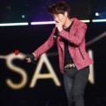 San E Beraksi di Atas Panggung