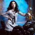 Huang Shengyi Fashion Shoot dengan Motor Besar