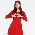 Seohyun Tampil Kalem dengan Baju Merah