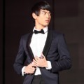 Minho Bermain di "Salamander Guru and The Shadows"
