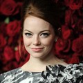 Emma Stone Bergaya di Red Carpet