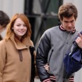 Emma Stone Terlihat Menikmati Momen Santai Bersama Andrew Garfield