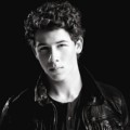 Nick Jonas Pemotretan Berkonsep Hitam Putih