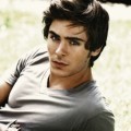Zac Efron Bermain di "The Lucky One"