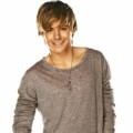 Zac Efron Tampil Santai