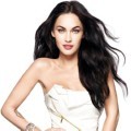 Megan Fox Seksi dengan Gaun Mini Putih